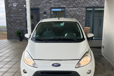 Ny-Ford-Ka-forrude-i-Smoerrum