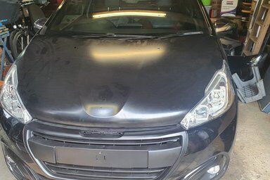 Alfa Romeo front windscreen replaced