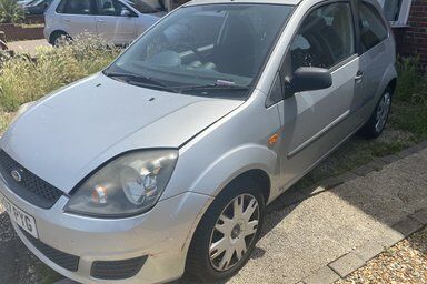 Ford fiesta front windscreen fittet at a good price