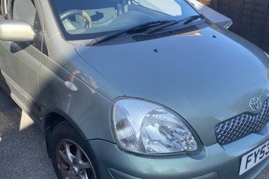 Toyota Yaris front windscreen replacement