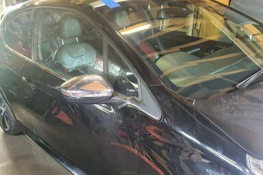 Vauxhall get a new front windscreen in garage at home